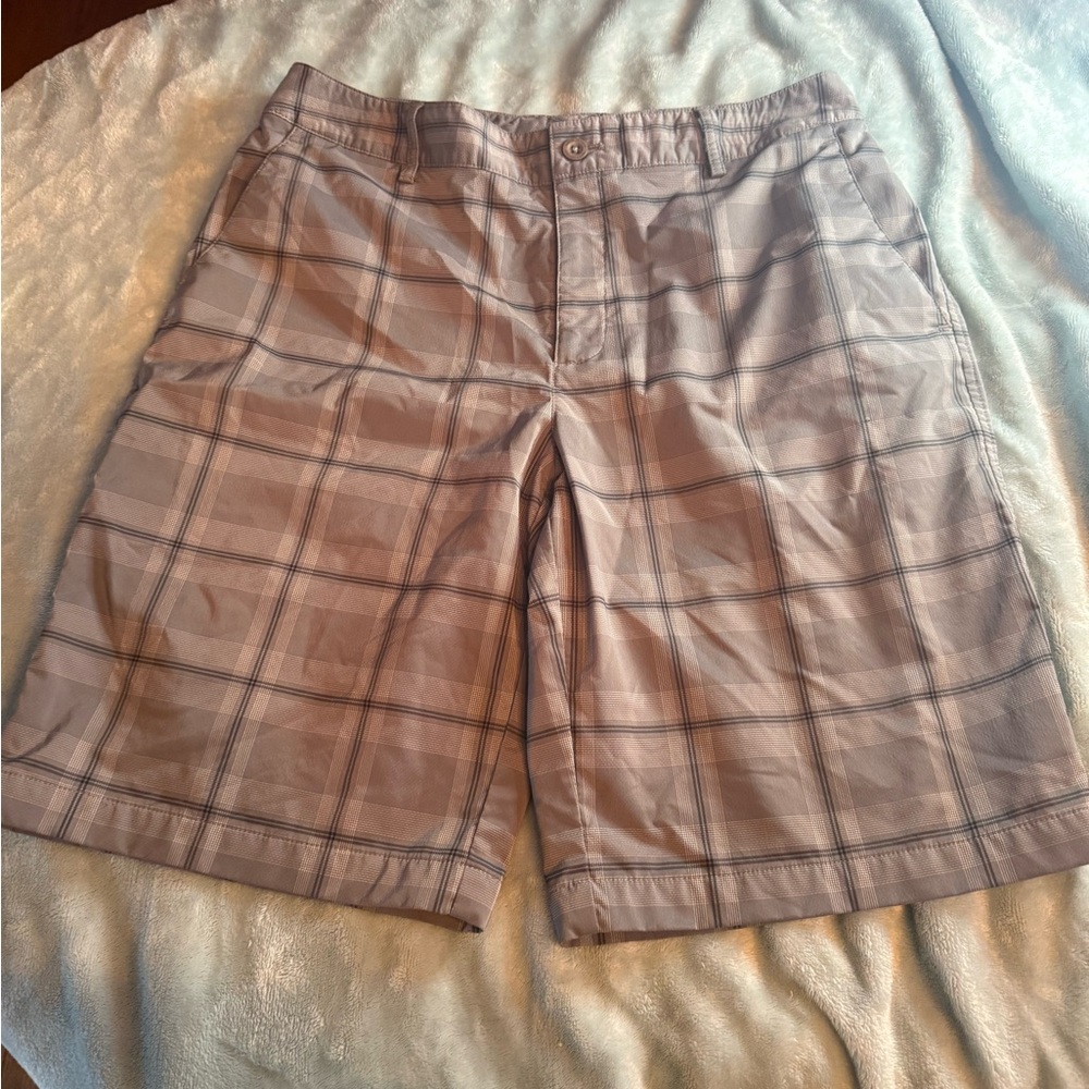 Under Armour Men's Plaid Shorts - Gray